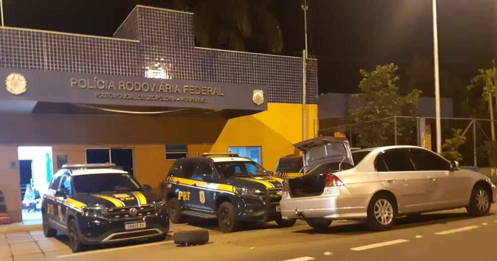 Militar do Exército é detido dirigindo um carro roubado, na Zona da Mata