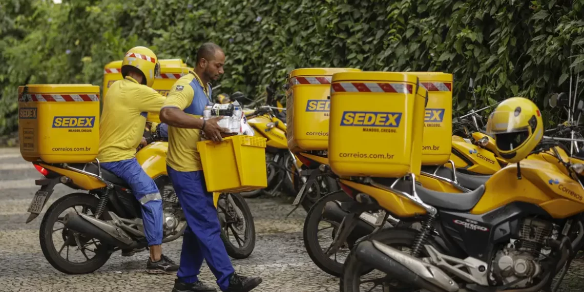 Correios anuncia concurso público para Agosto com 3,2 mil vagas