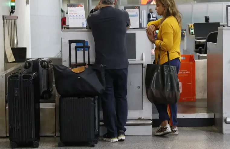 Aposentados poderão comprar passagem aérea por até R$ 200 cada trecho