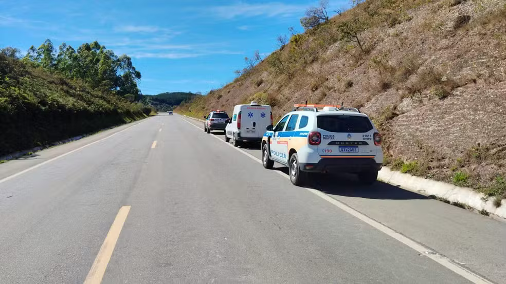 Zona da Mata: homem furta ambulância e foge por 15 km antes de ser preso