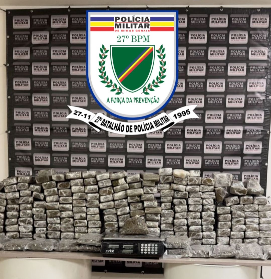 PM localiza 218 barras de maconha na casa de autor de feminicídio