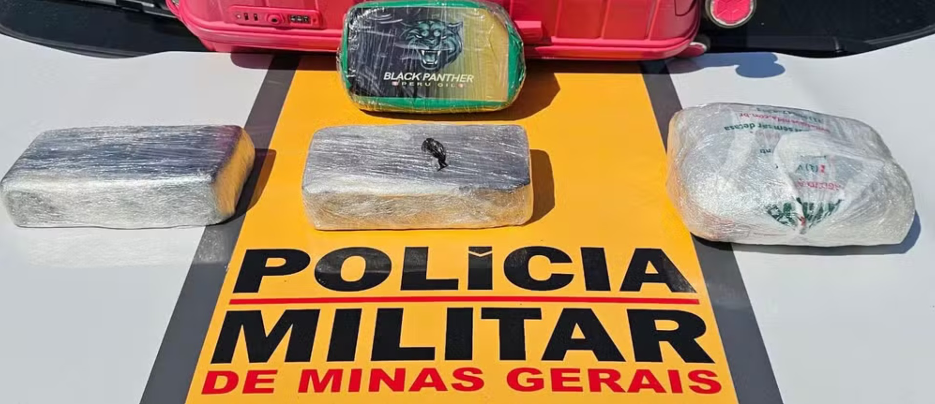 Passageira é presa com drogas em carro de Viçosa para Juiz de Fora