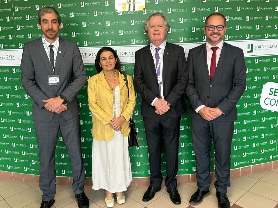 Reitor da UFV participa de atividades do GCUB, na Itália