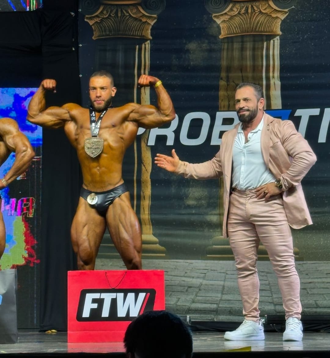 Atleta viçosense vence campeonato de fisiculturismo em Balneário Camboriú