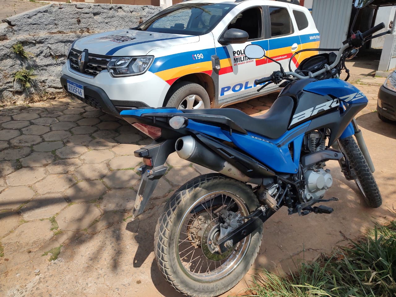 Polícia Militar recupera moto roubada nas margens da rodovia de Viçosa a Paula Cândido