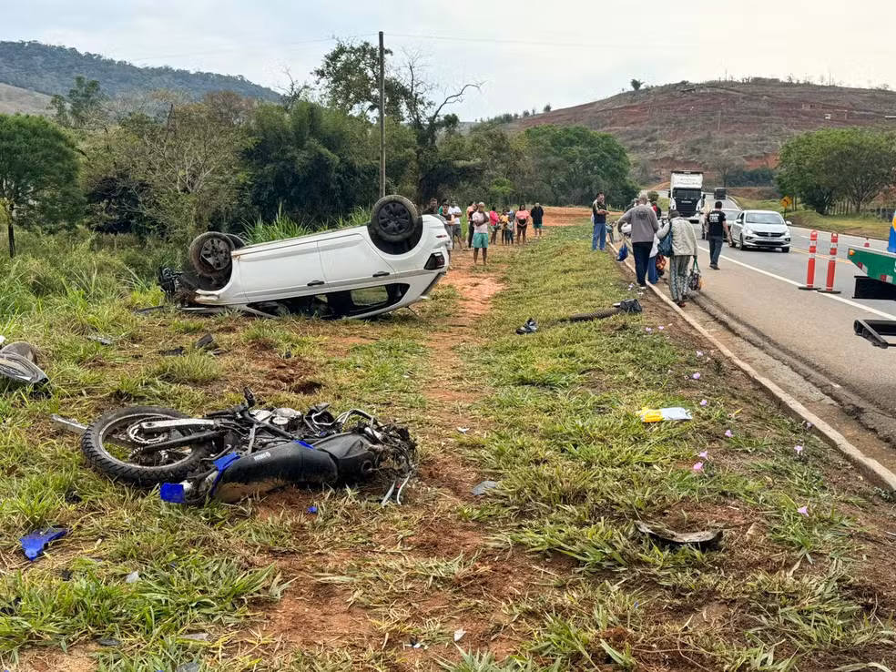Motociclista morre após ser atingido por carro que invadiu a contramão na BR-116