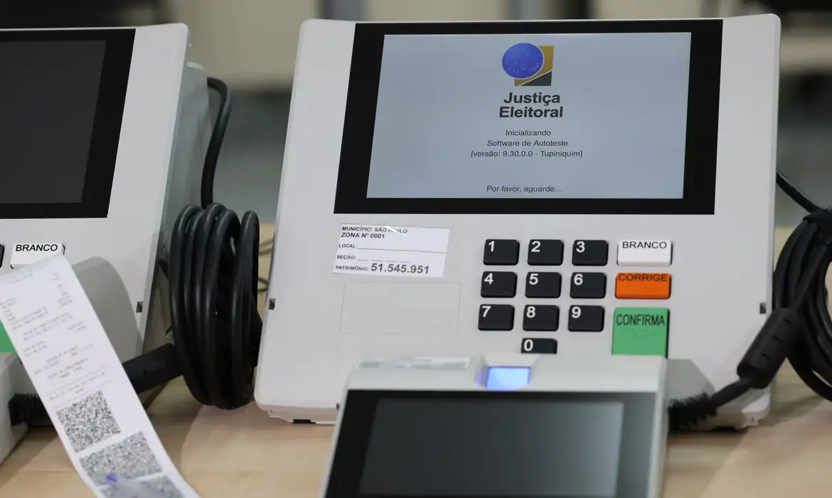 No Brasil, vereadores reeleitos são 40% dos escolhidos para câmaras municipais 