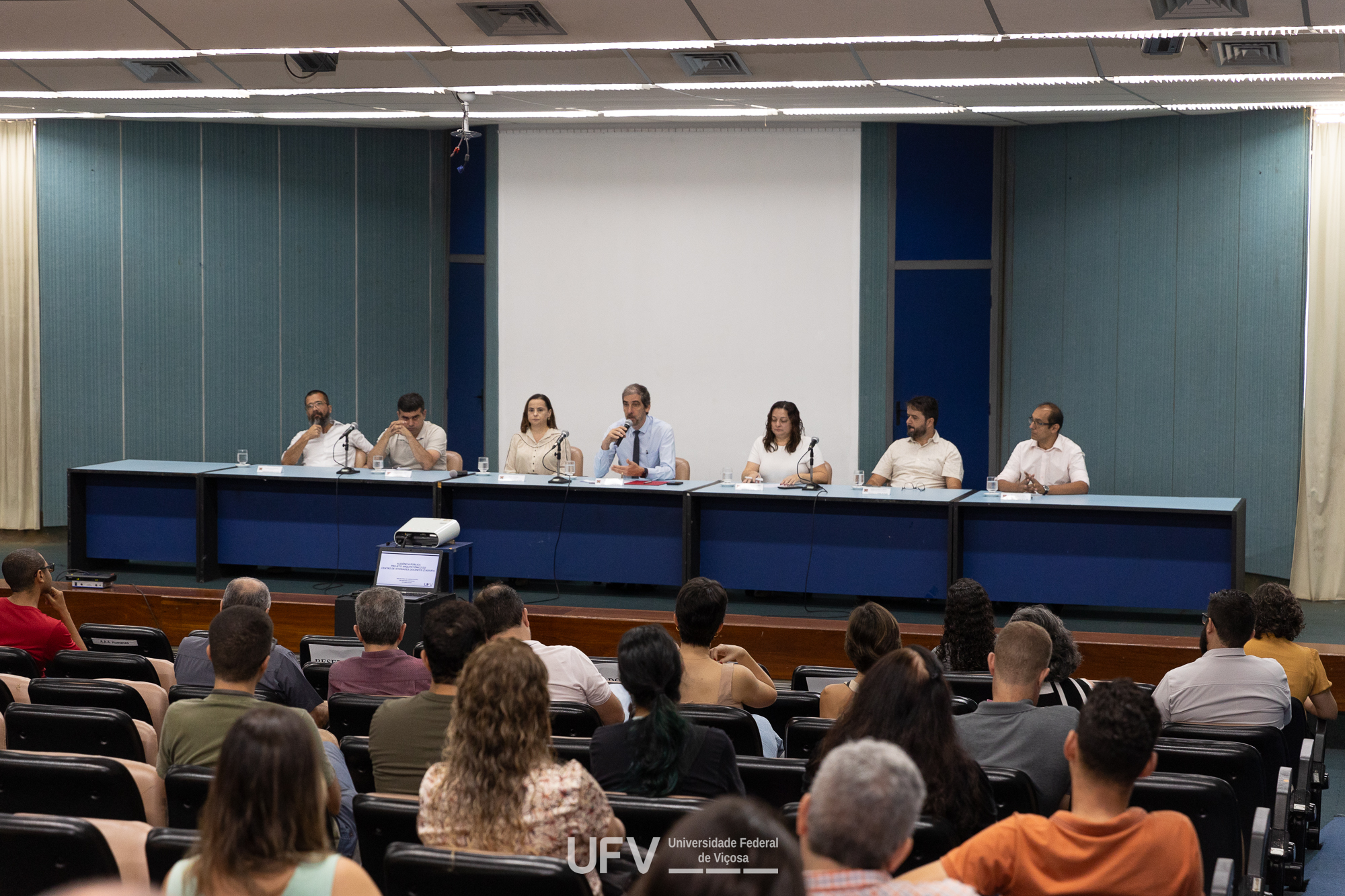 Audiência pública acolhe sugestões da comunidade acadêmica para construção do Centro de Atividades Docentes
