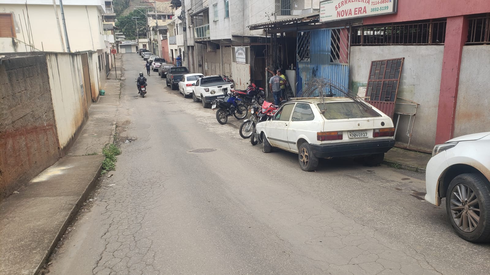Viçosa: Moradores da Padre Álvaro Correia Borges reivindicam melhorias para a rua
