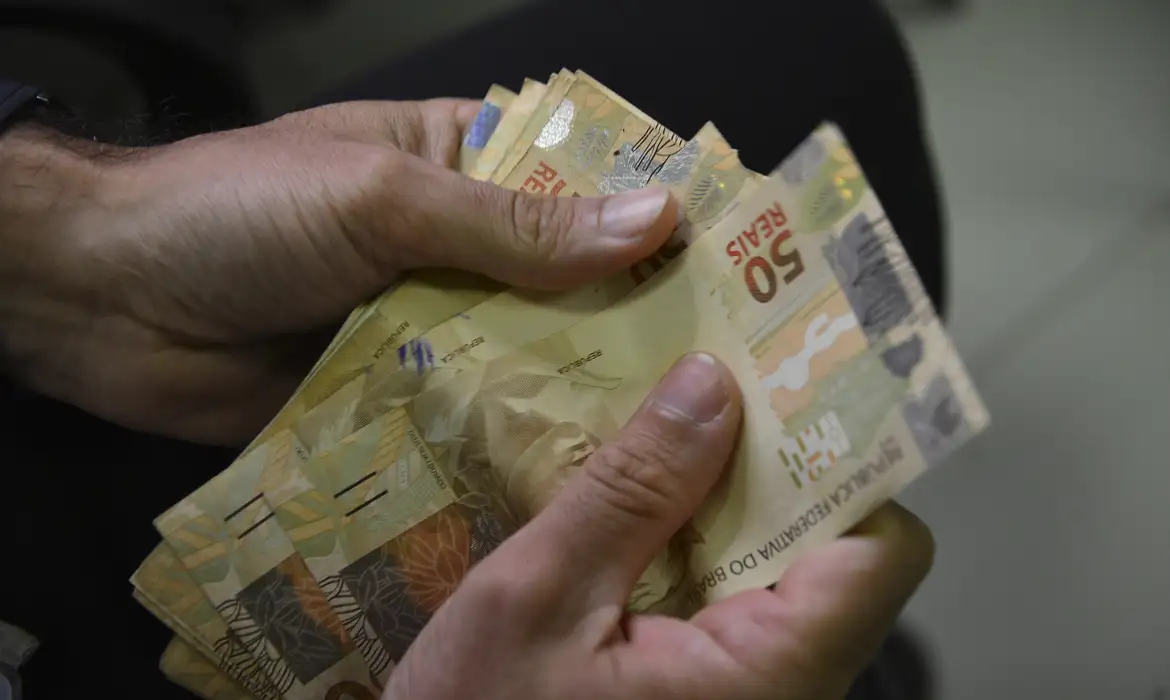 Segunda parcela do décimo terceiro deve ser depositada até sexta-feira