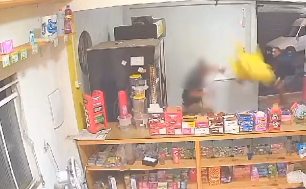 Região: Dono de bar tenta se proteger com cadeira, mas acaba morto com tiros no rosto