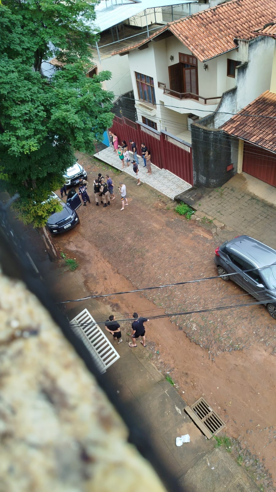 Homem é morto a tiros dentro de carro de luxo, no Bairro de Fátima