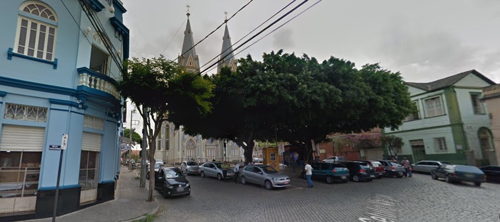 PM precisa interferir em briga familiar em Ponte Nova