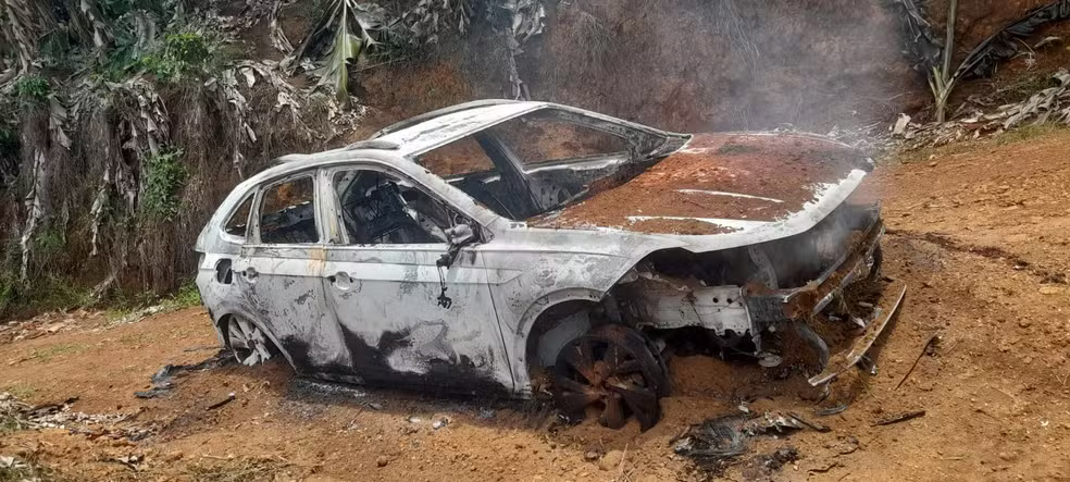 Cinco homens fazem idoso de refém e invadem sua casa em Carangola