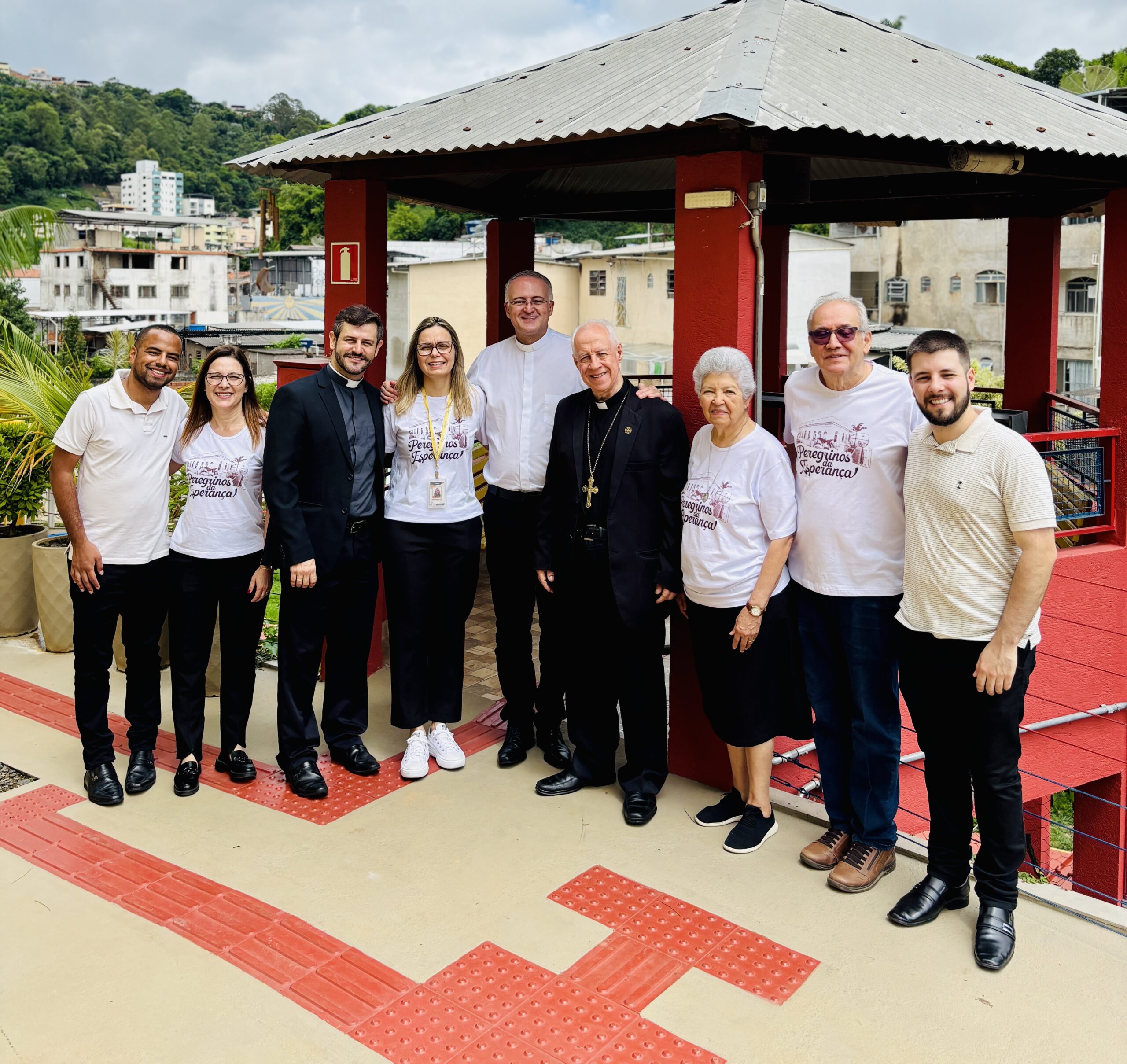Bispo Dom Gil celebra missa de encerramento do ano letivo no colégio Carmo, em Viçosa.