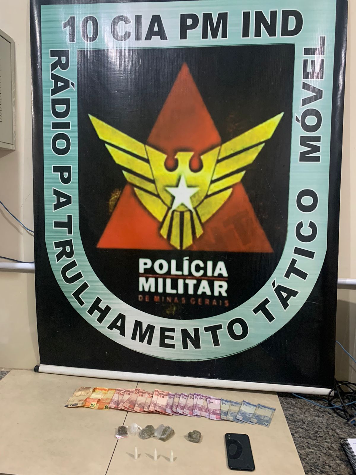 PM apreende menor por suspeita de tráfico de drogas em Viçosa