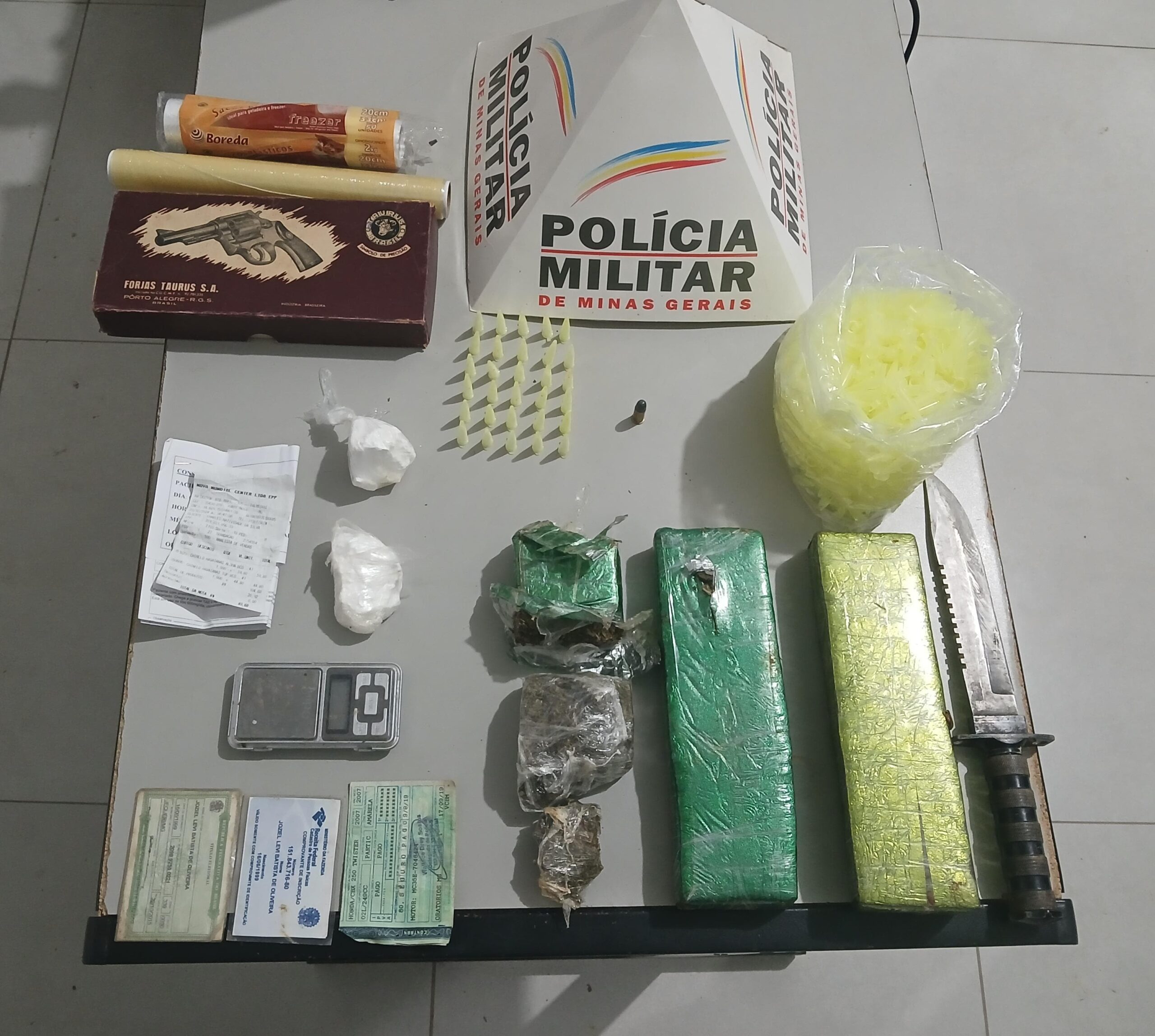 Polícia Militar desmantela ponto de tráfico de drogas em Oratórios
