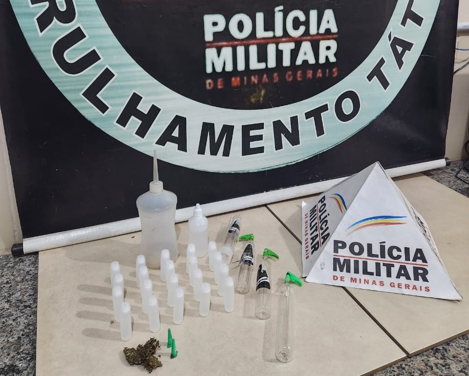 Homem é preso e adolescente apreendida por tráfico de drogas em bar no Nova Viçosa