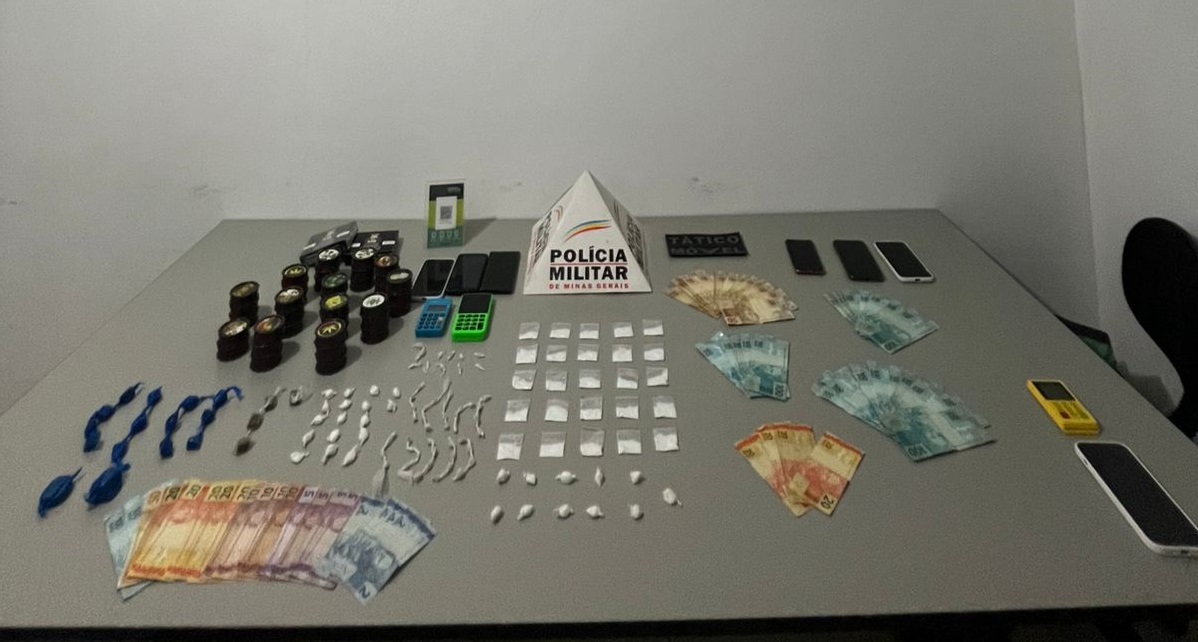 Operação policial em Teixeiras resulta em prisão de suspeitos e apreensão de drogas