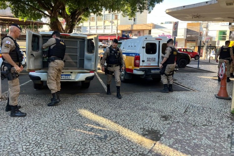Casal é preso suspeito de executar homem com tiros na cabeça em Muriaé