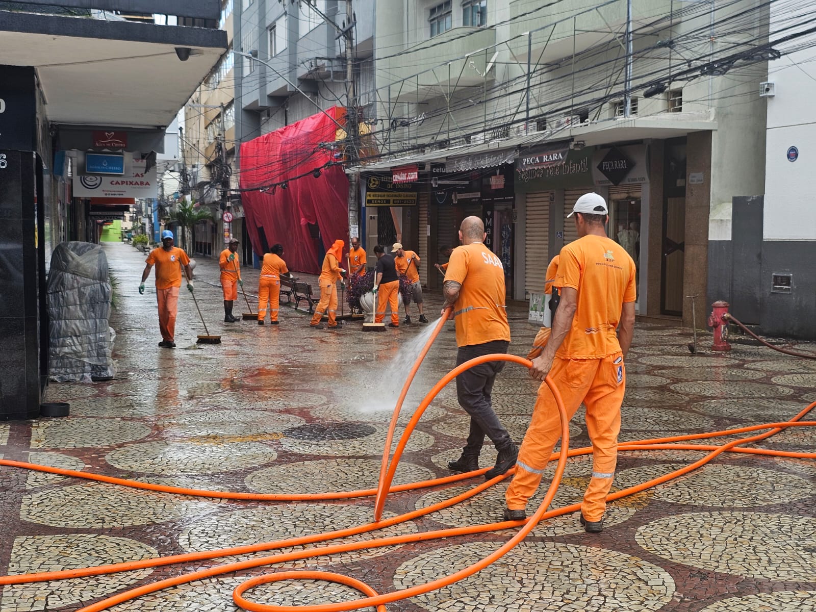 SAAE realiza lavagem e limpeza em importantes áreas comerciais do Centro