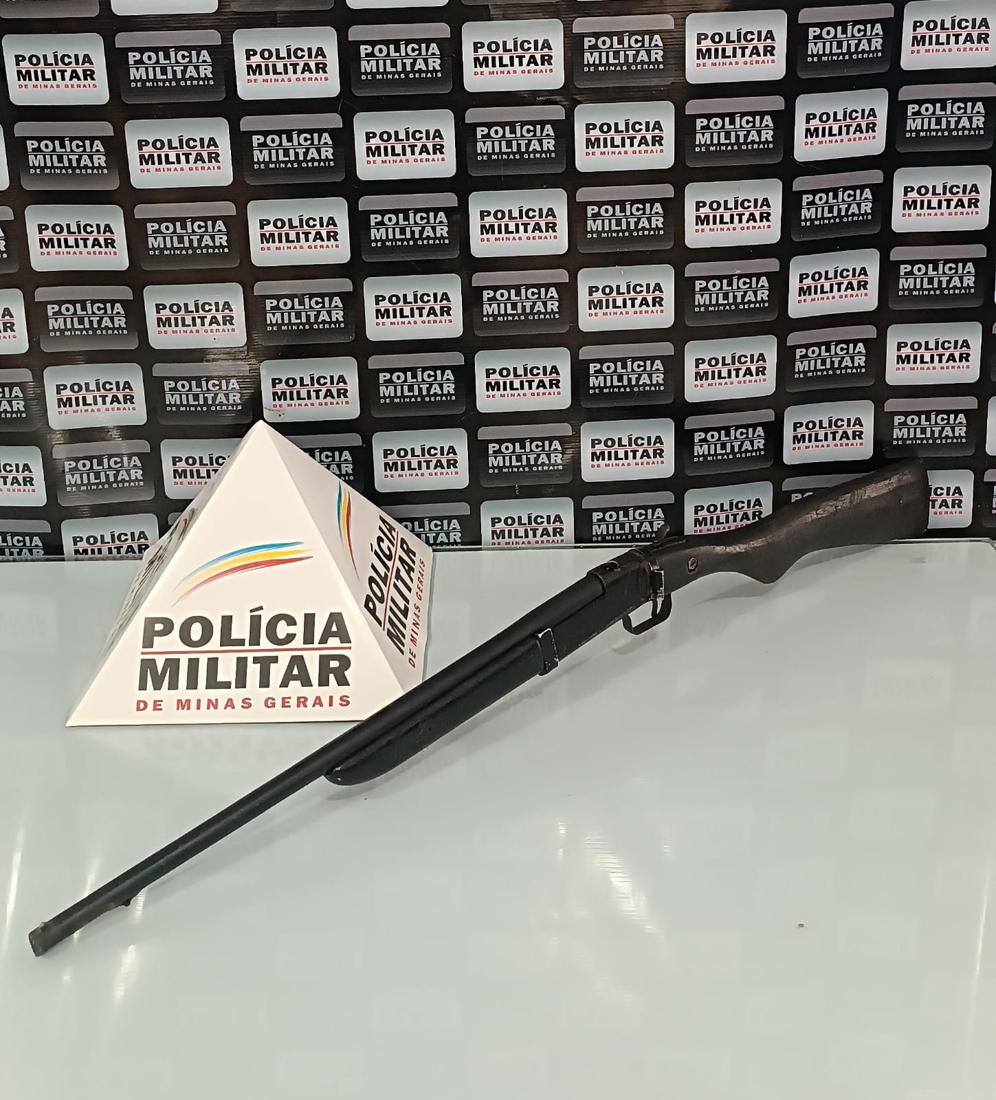 Polícia Militar prende homem por posse ilegal de arma de fogo em Rio Casca