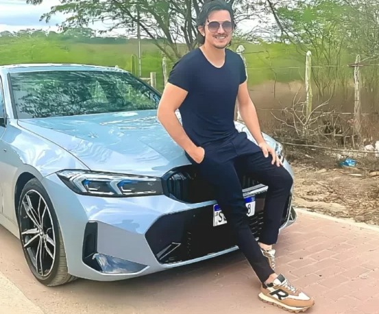 Cantor sertanejo é preso por fraude em plataformas de streaming