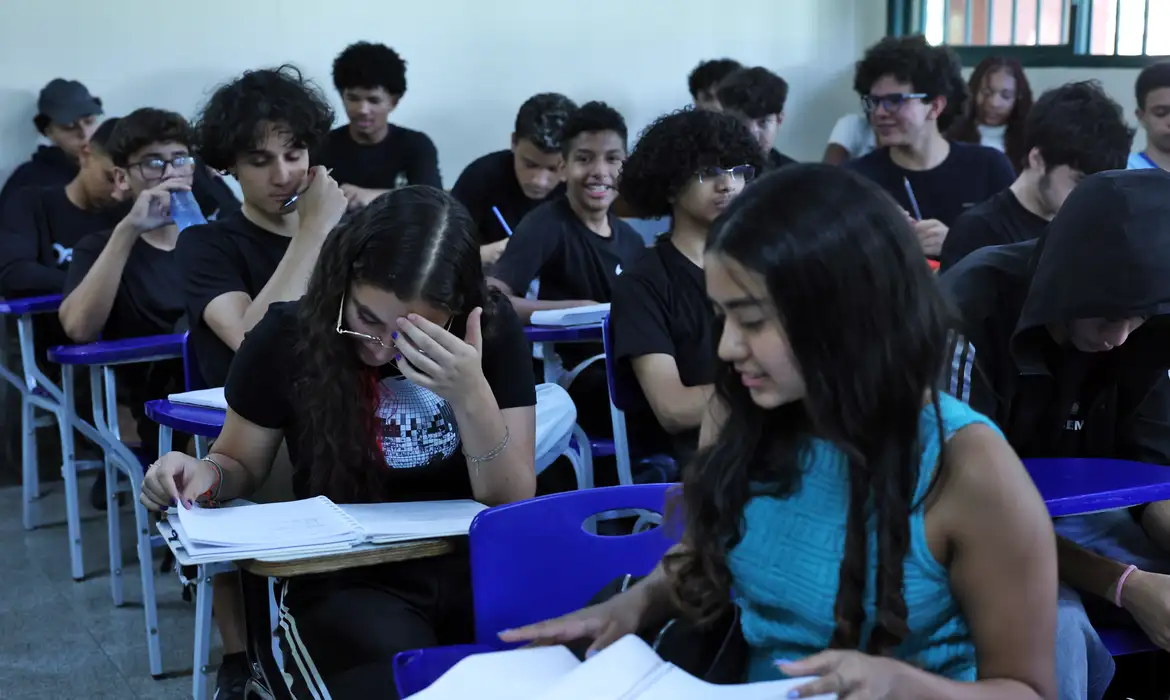 Pé-de-Meia chega hoje para quem se formou no ensino médio em 2024