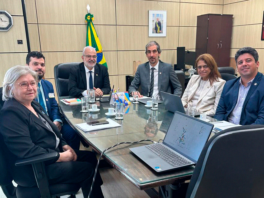 Reitor e pró-reitor de Planejamento e Orçamento discutem financiamento das Ifes com novo secretário de Educação Superior