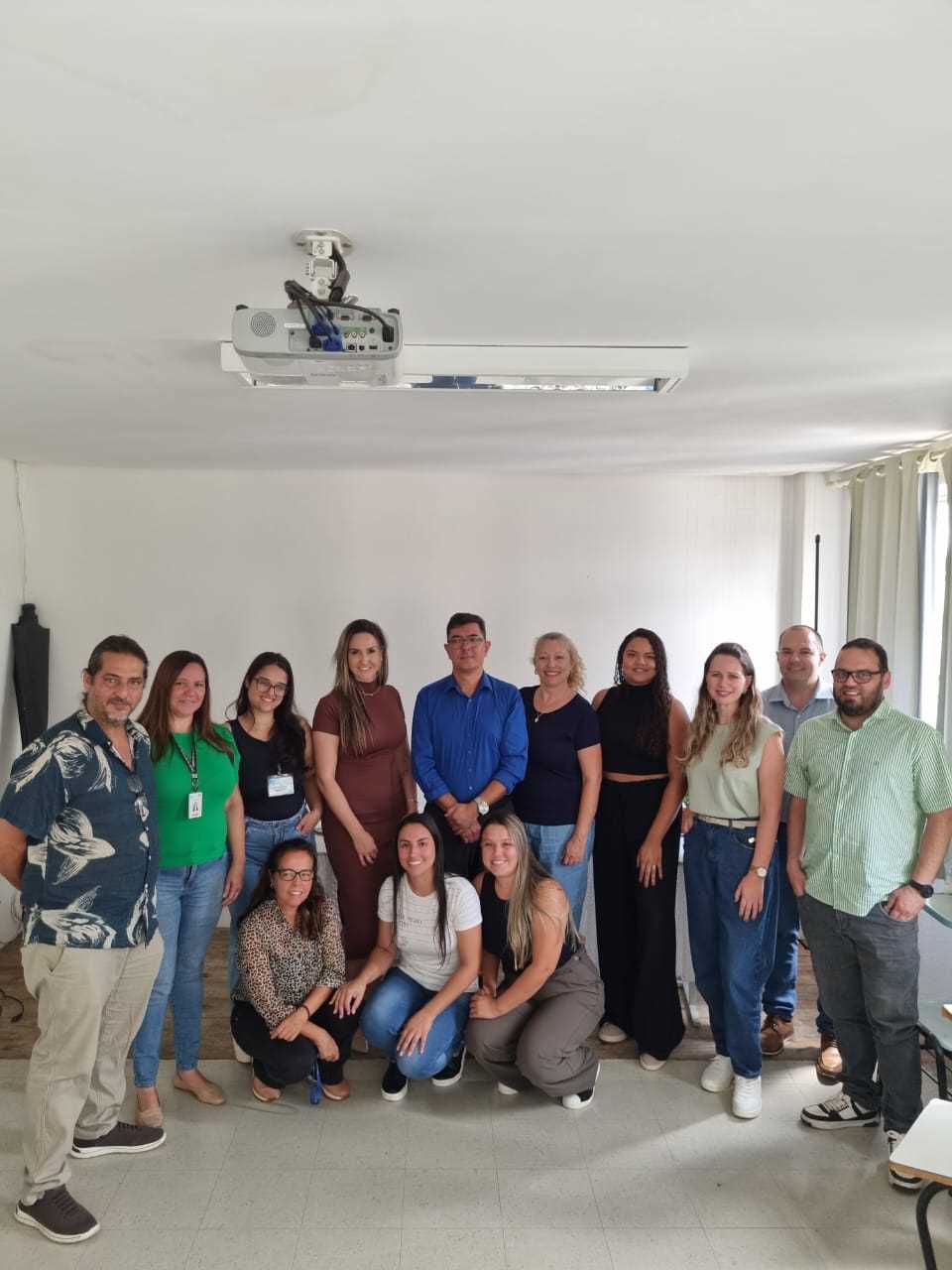 Equipe do Caps reúne com técnicos do Hospital são João Batista