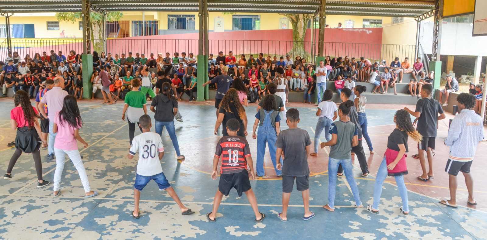 Centro Experimental de Artes dedica semana a visitas a escolas municipais