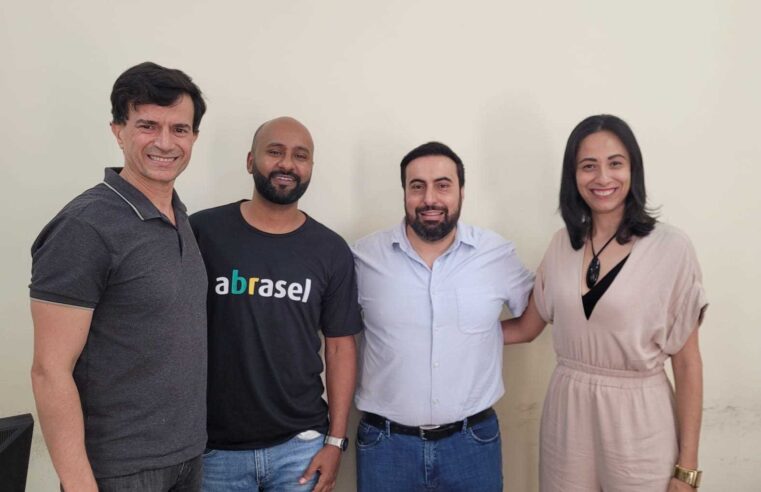 Em reunião com a Abrasel, prefeito de Viçosa discute fortalecimento do setor de alimentação