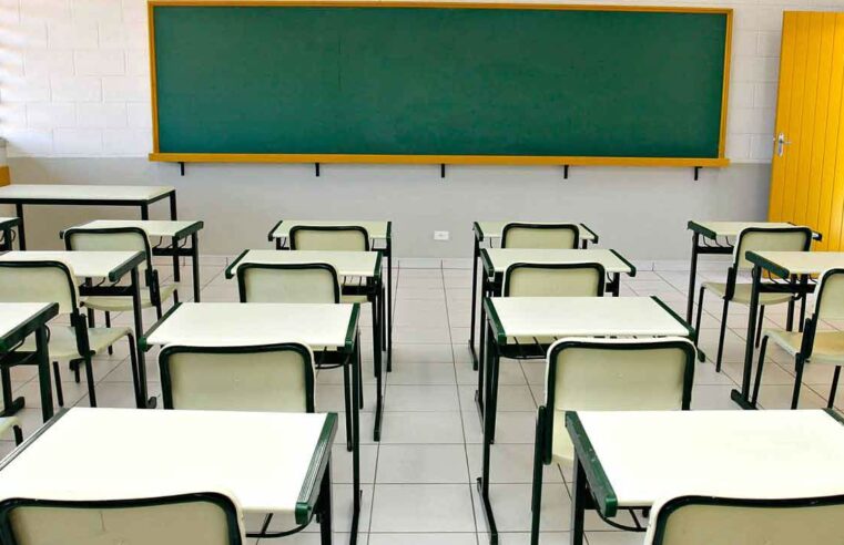 Ubá proíbe músicas com conteúdo inadequado em escolas e espaços públicos