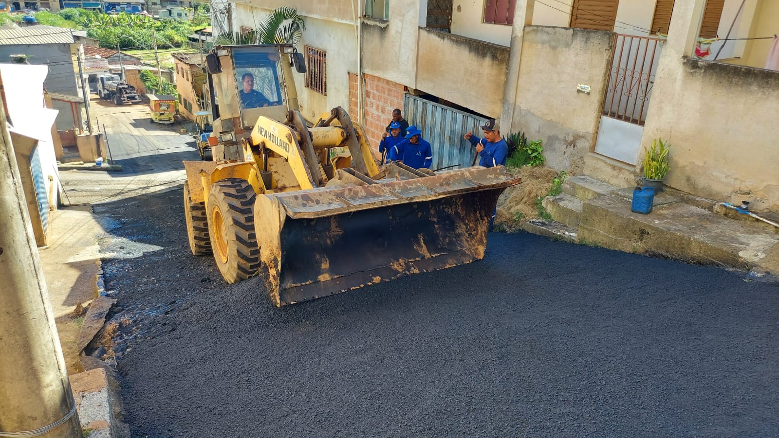 Prefeitura de Viçosa intensifica operação tapa-buracos em diversos bairros