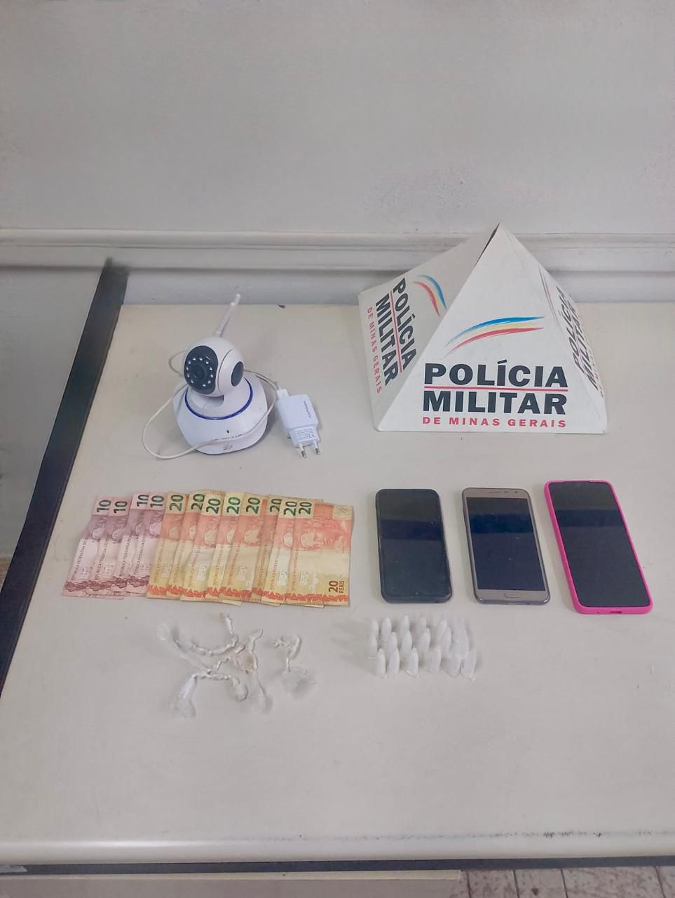 Polícia Militar prende três em operação contra o tráfico de drogas em Coimbra