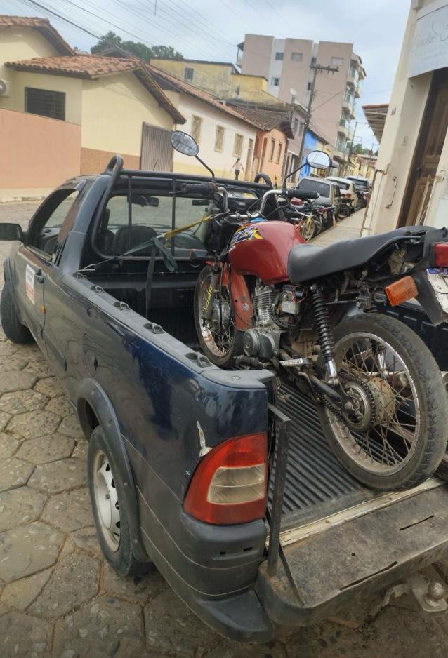 Motorista sem habilitação é abordado e motocicleta apreendida em Teixeiras