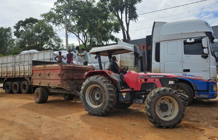 Compra estratégica de insumos gera economia para produtores de leite em Paula Cândido
