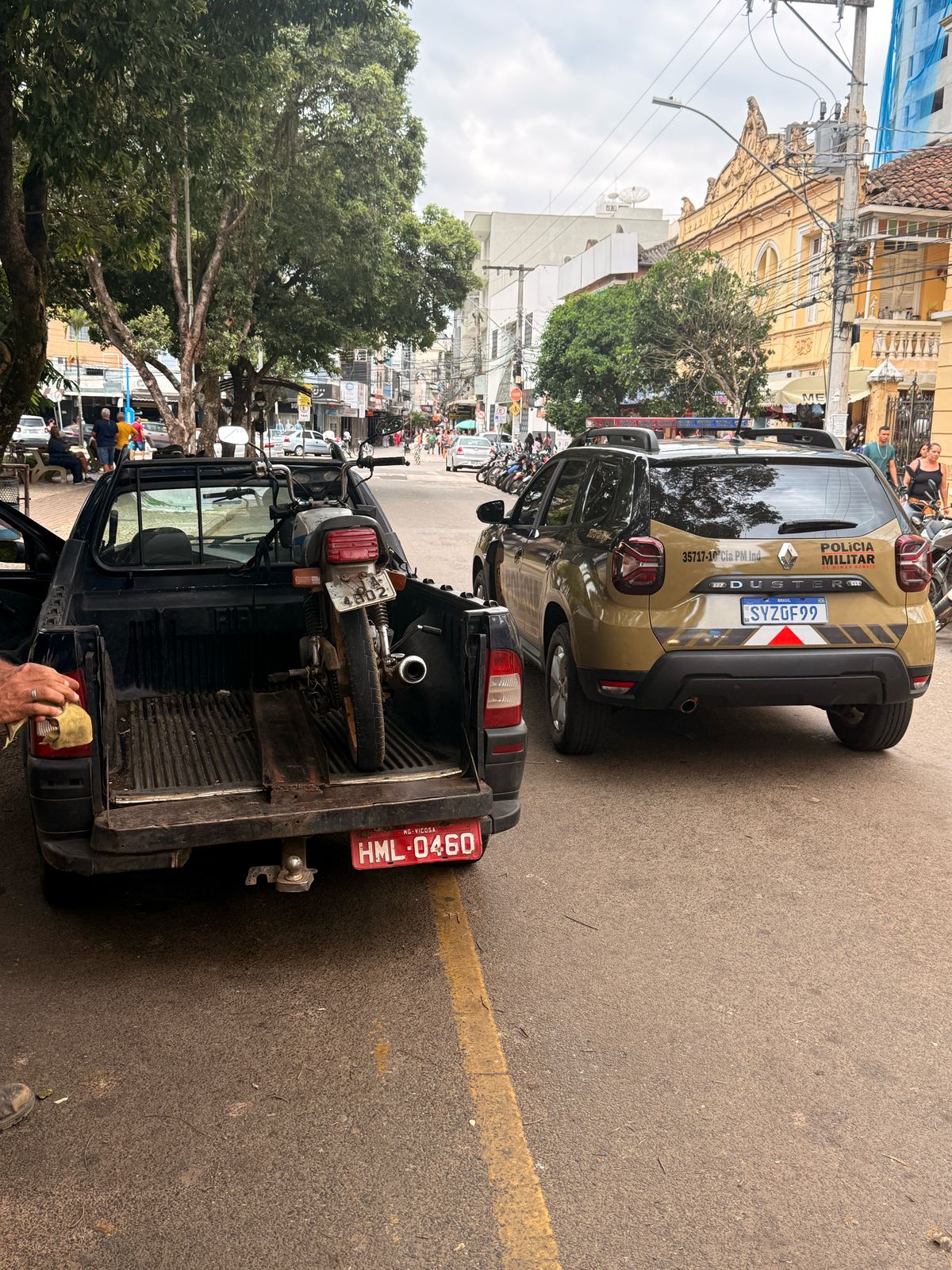 Veículo com irregularidades é removido em Viçosa