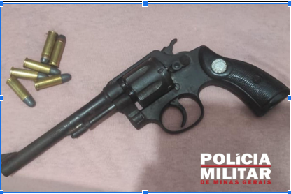Polícia Militar prende autor e co-autor de roubo em Piraúba