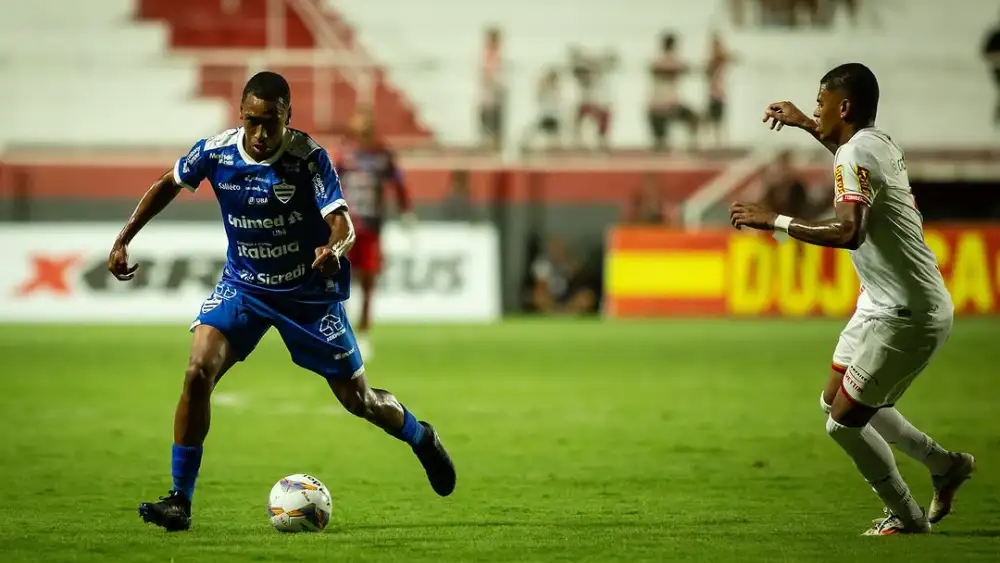Aymorés perde para Tombense e se complica no Mineiro