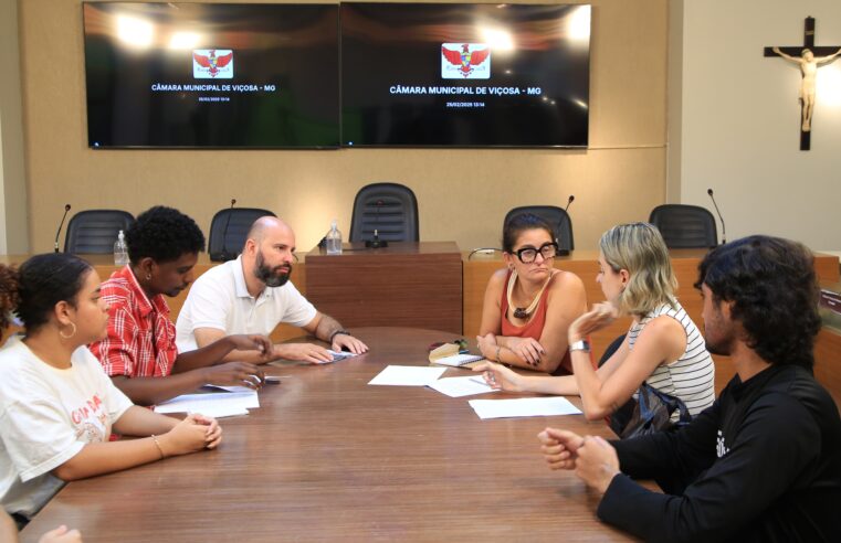 Reunião na Câmara discute demandas dos estagiários da educação
