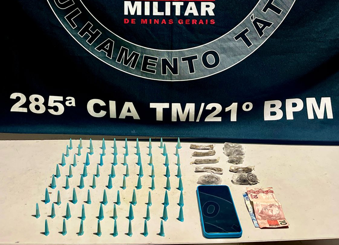 Polícia Militar apreende drogas em Ubá