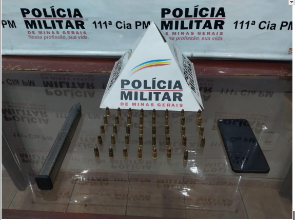 Polícia Militar apreende munições e recupera motocicleta roubada em Visconde do Rio Branco