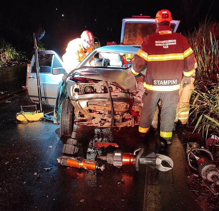 Acidente na rodovia Viçosa-Teixeiras deixa uma pessoa ferida