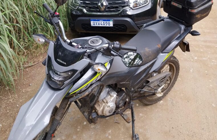 Polícia Civil recupera motocicleta roubada, no Bairro Santo Antônio