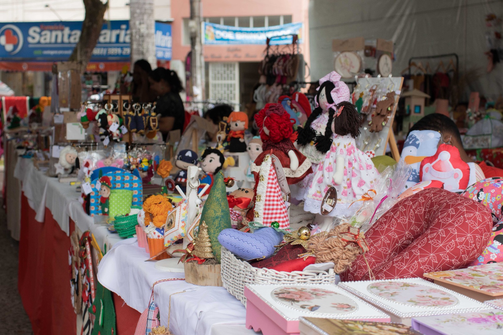 Semana do Artesanato acontece nesta semana na Praça Silviano Brandão