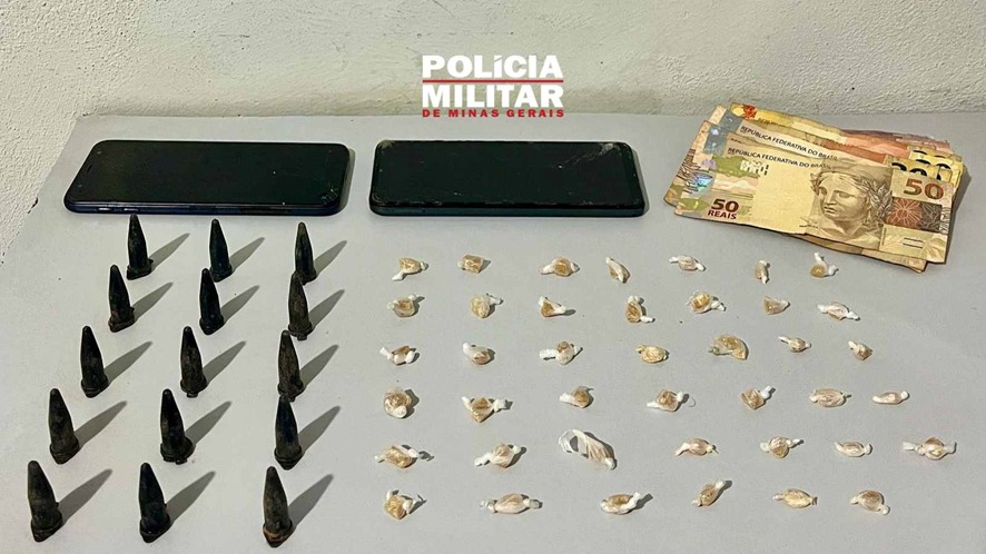 PM apreende drogas e prende três em Ubá