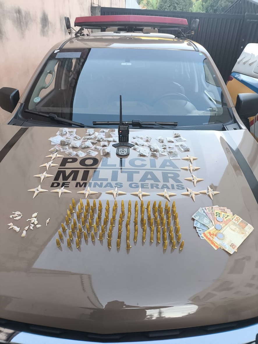 PM prende suspeito e apreende drogas em Ubá