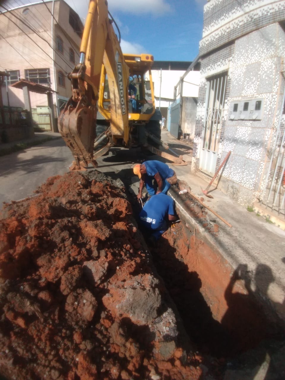 Prefeitura de Viçosa remove toneladas de lixo de bueiros e redes pluviais