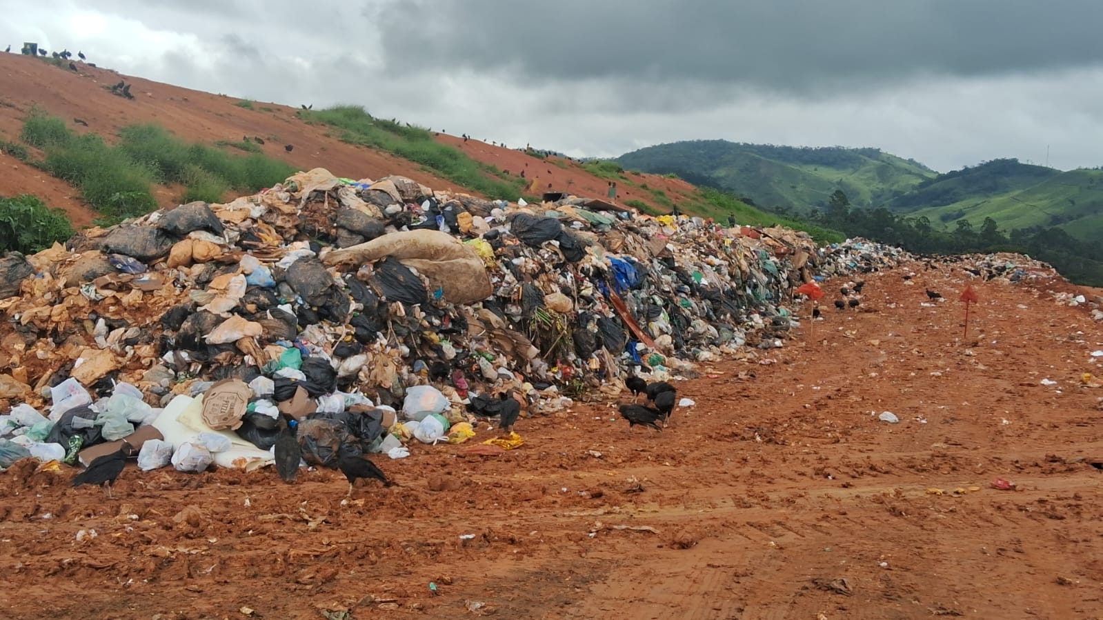 Prefeitura retorna padrão de limpeza do Aterro Sanitário